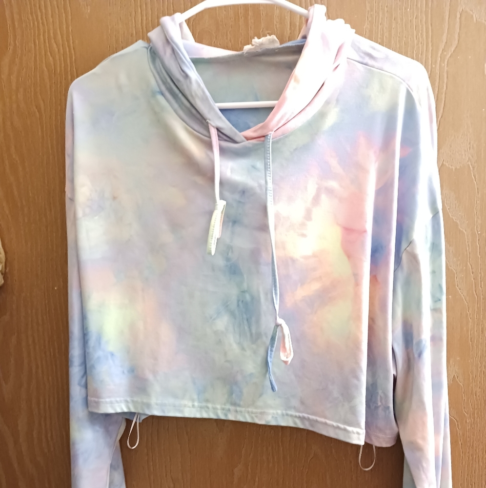 Midriff Long Sleeve Pullover